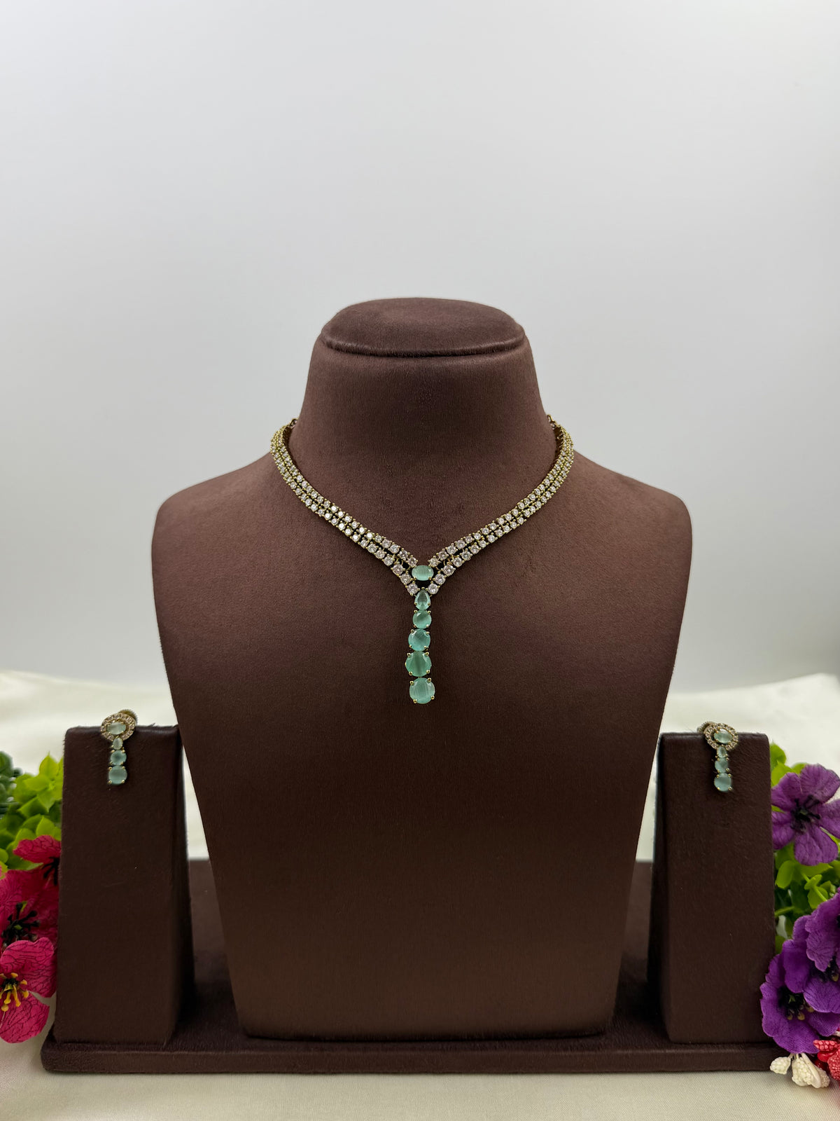 Iris Victorian Delicate Necklace Set