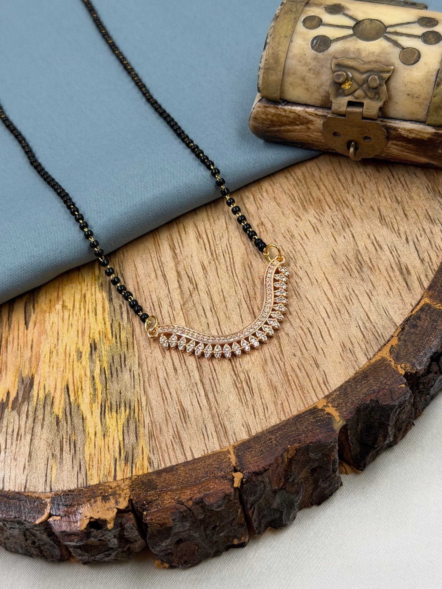 Minimal Curved Rose Gold Mangalsutra