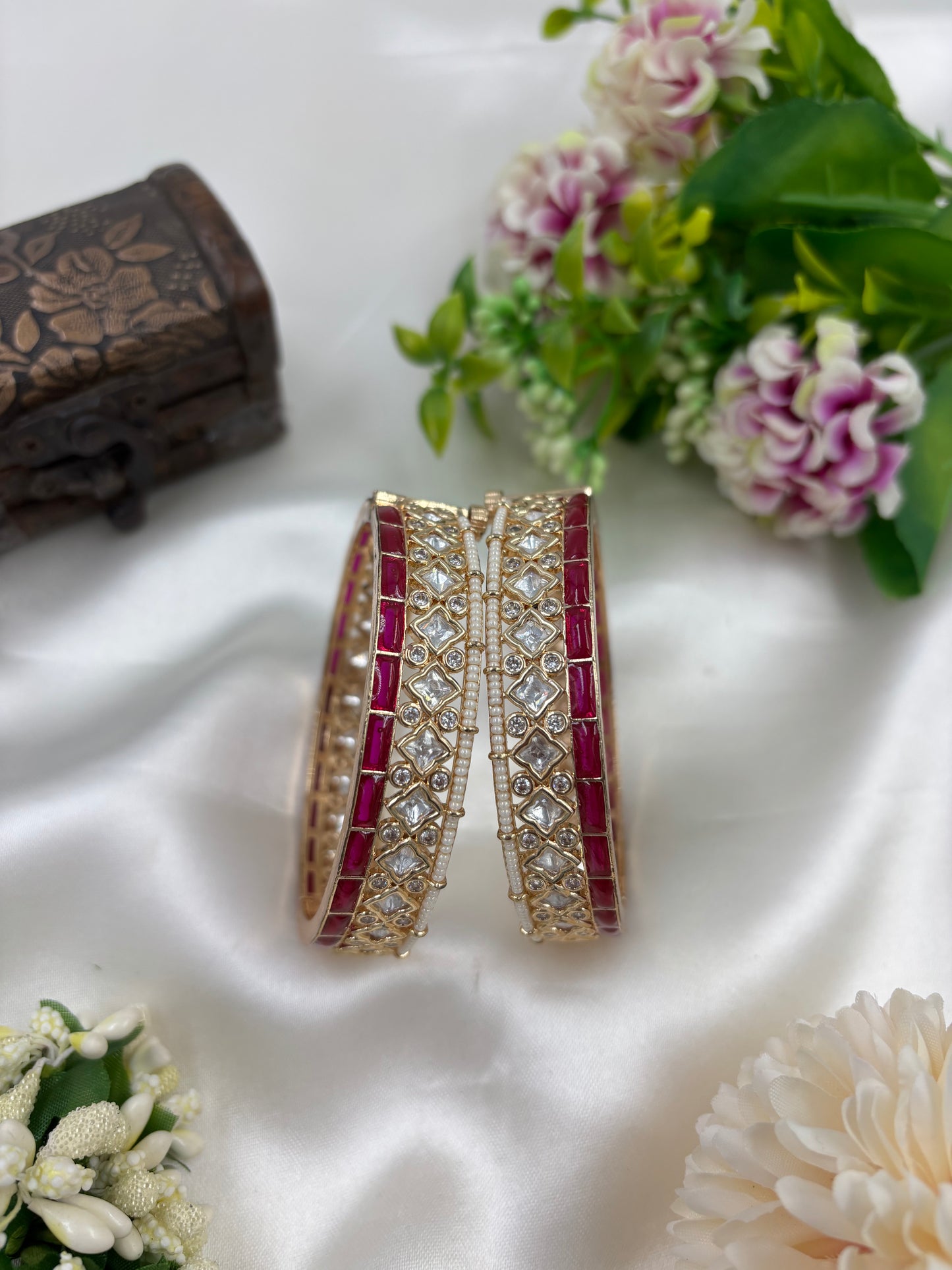 Mania Premium Moissanite Kundan Bangles