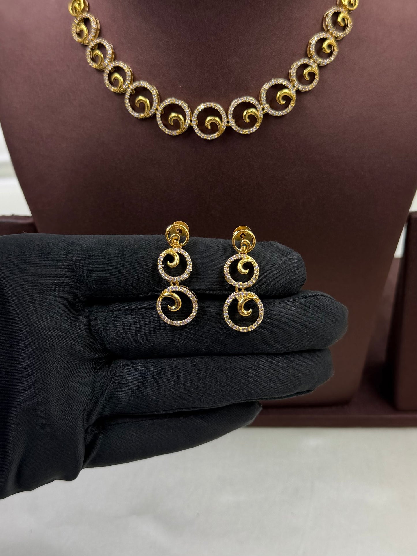 Sakshi Traditional Delicate Necklace