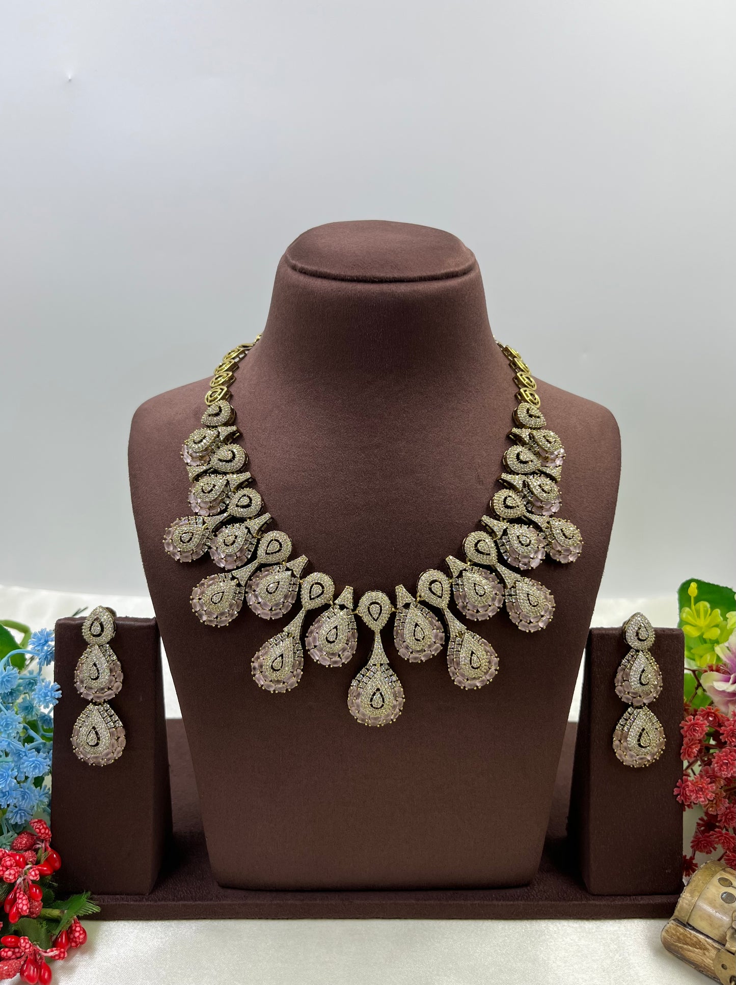 Vinita Victorian American Diamond Necklace