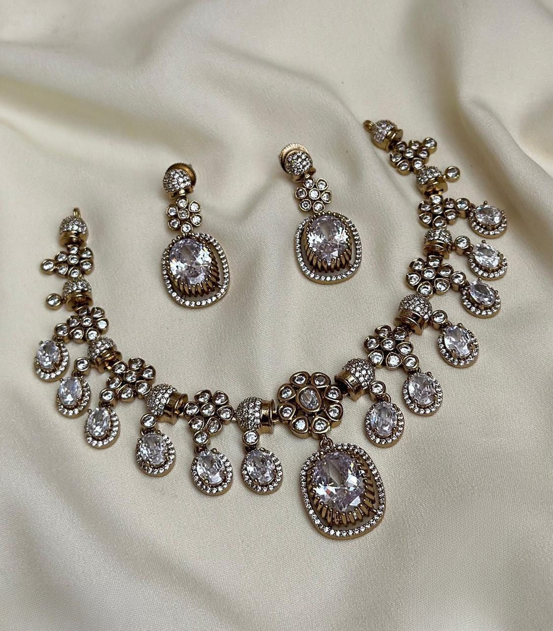 Zia Drop Victorian Necklace Setq