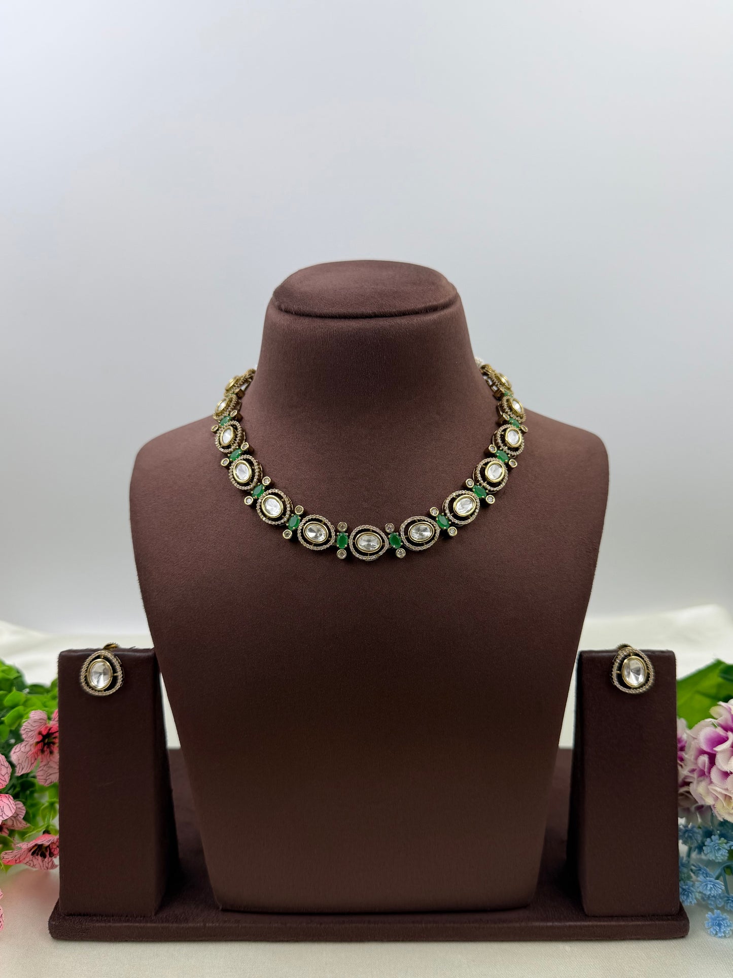 Kaashvi Victorian Delicate Necklace Set