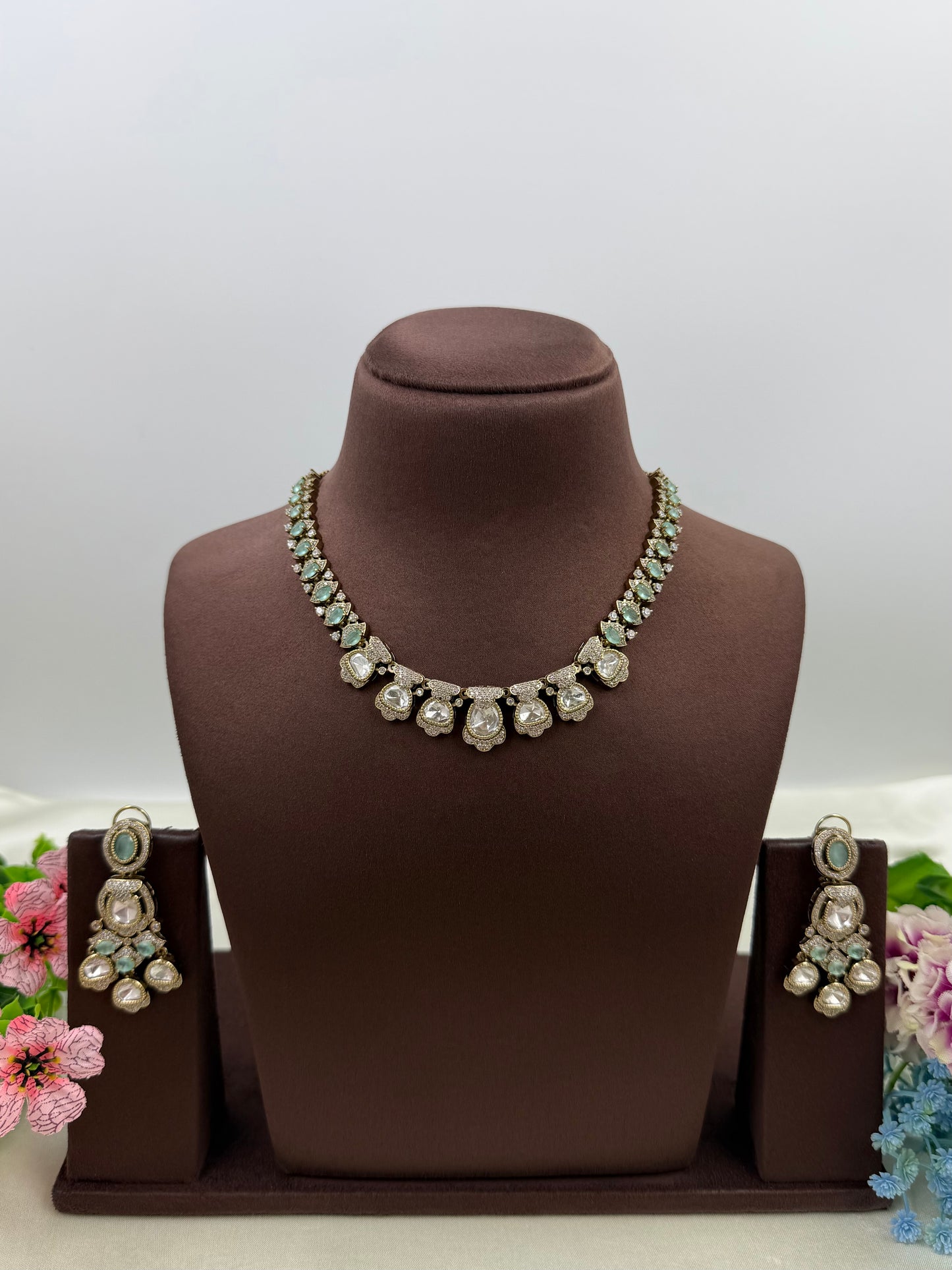 Reya Premium Victorian Necklace Set