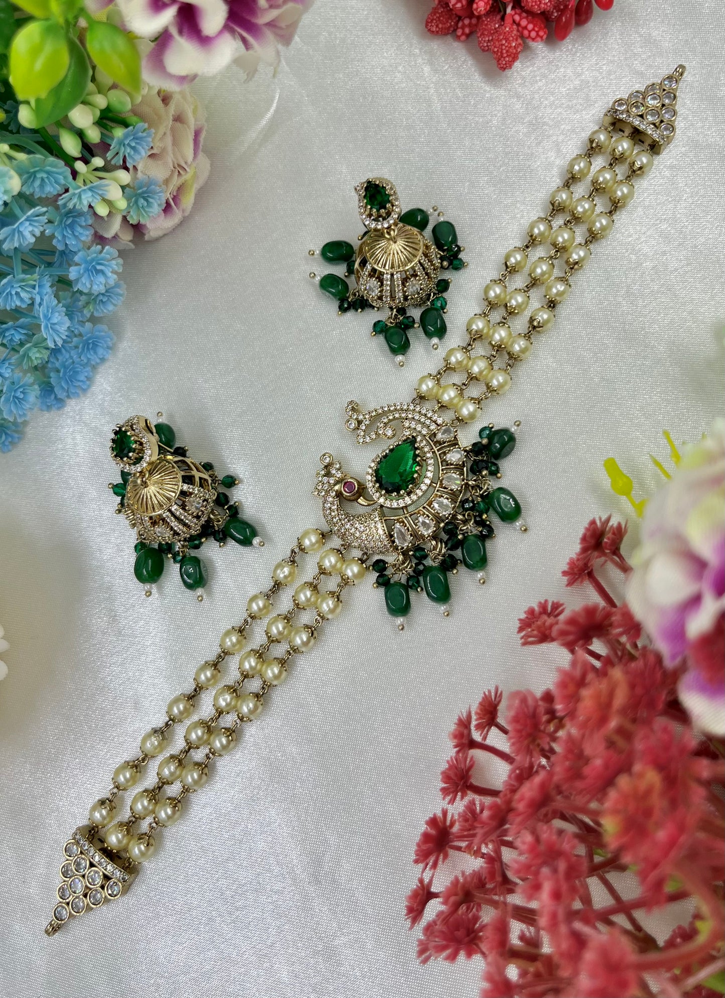 PearlAura Premium Victorian Choker
