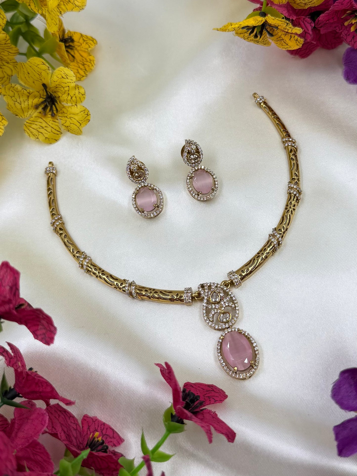 Kamya Victorian Hasli Necklace