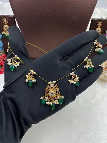 Yukti Invisible Necklace