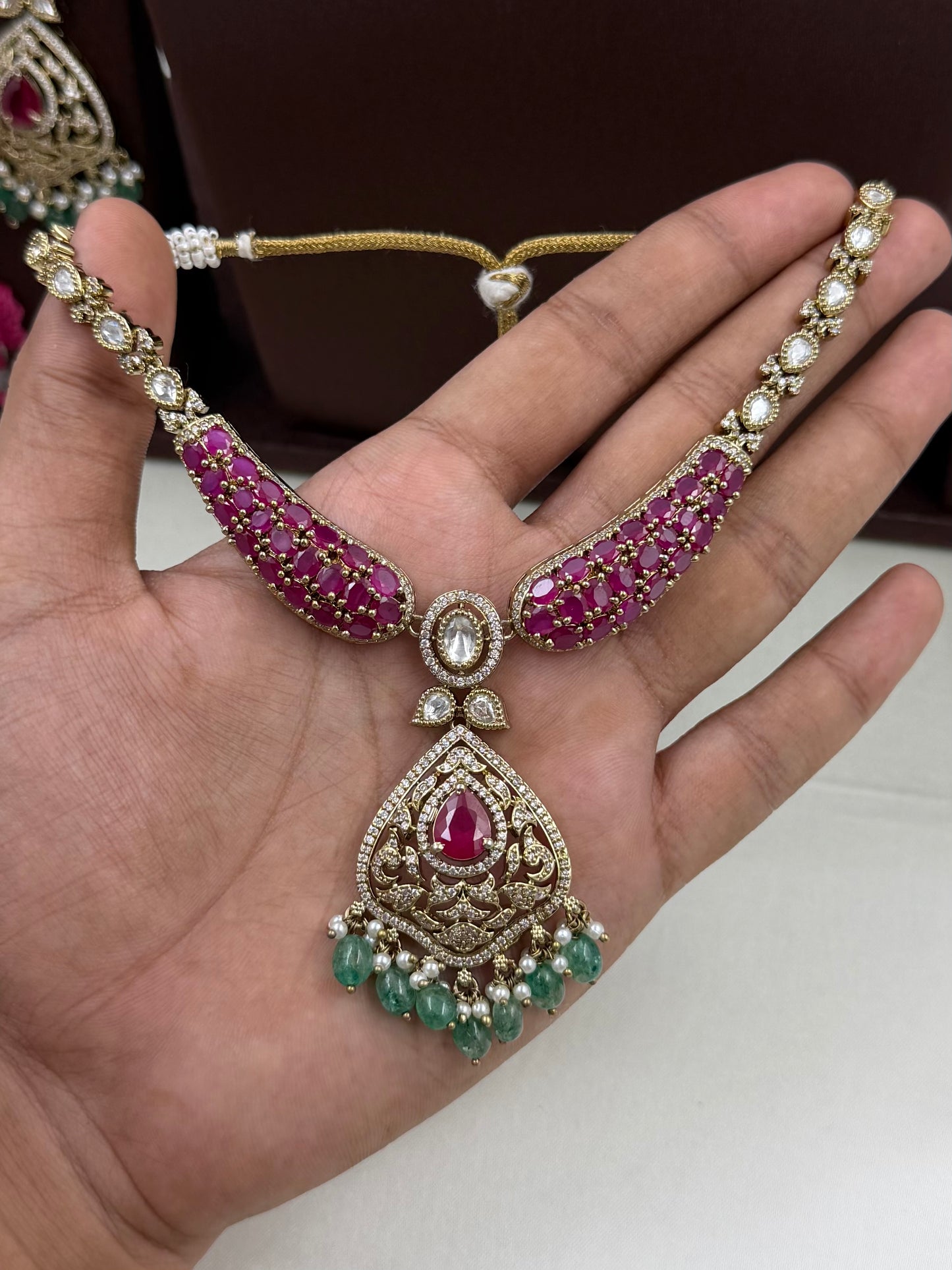 Vinita Victorian Hasli Necklace Set
