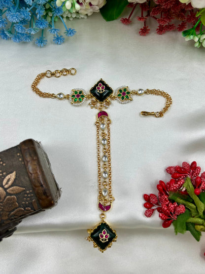 Shruti Pachi Kundan Hath Panja (One Pis)