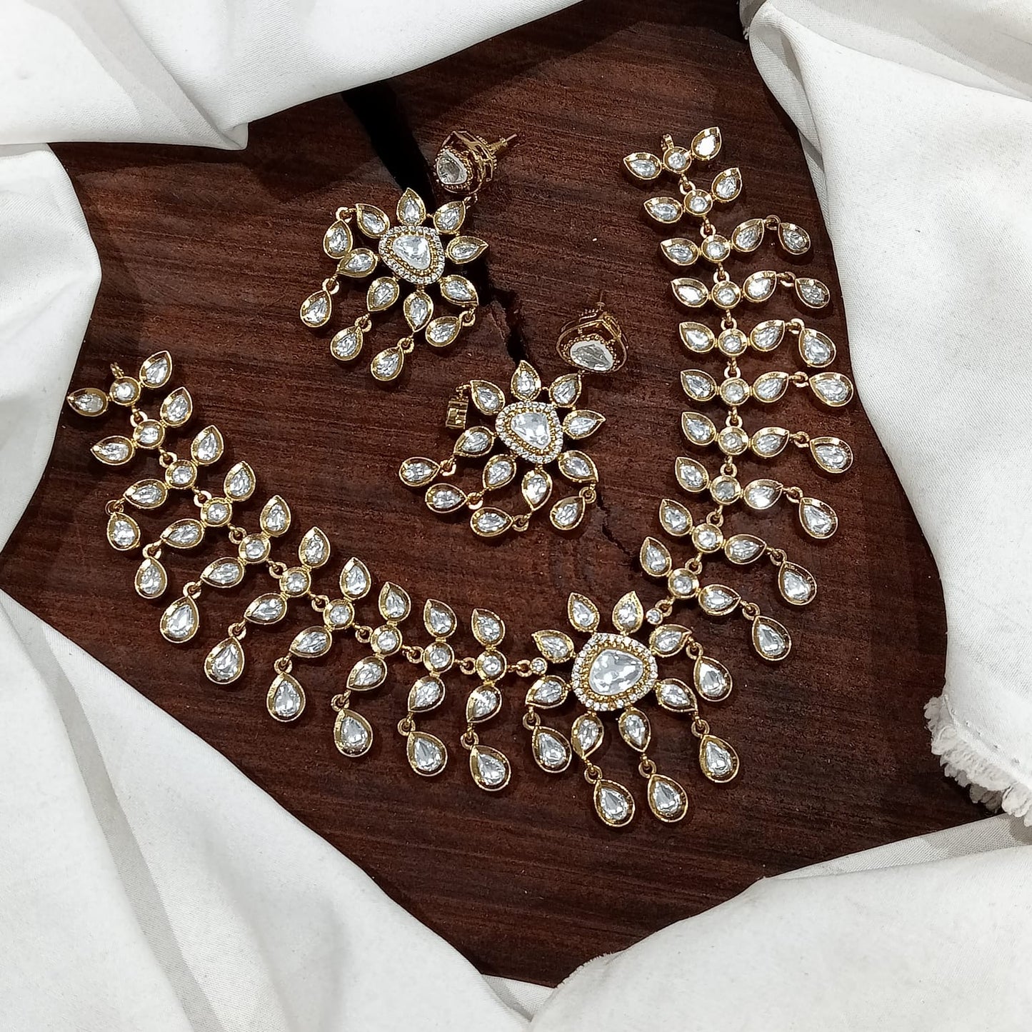 ZEHERA MOISSANITE KUNDAN NECKLACE SET