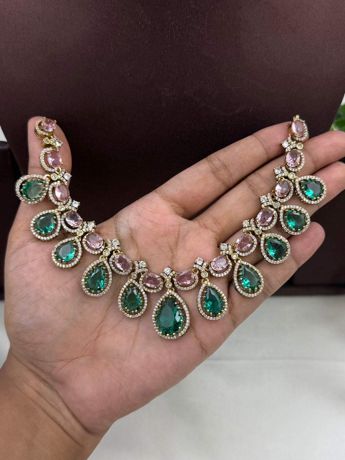 Urmi Victorian Delicate Necklace Set