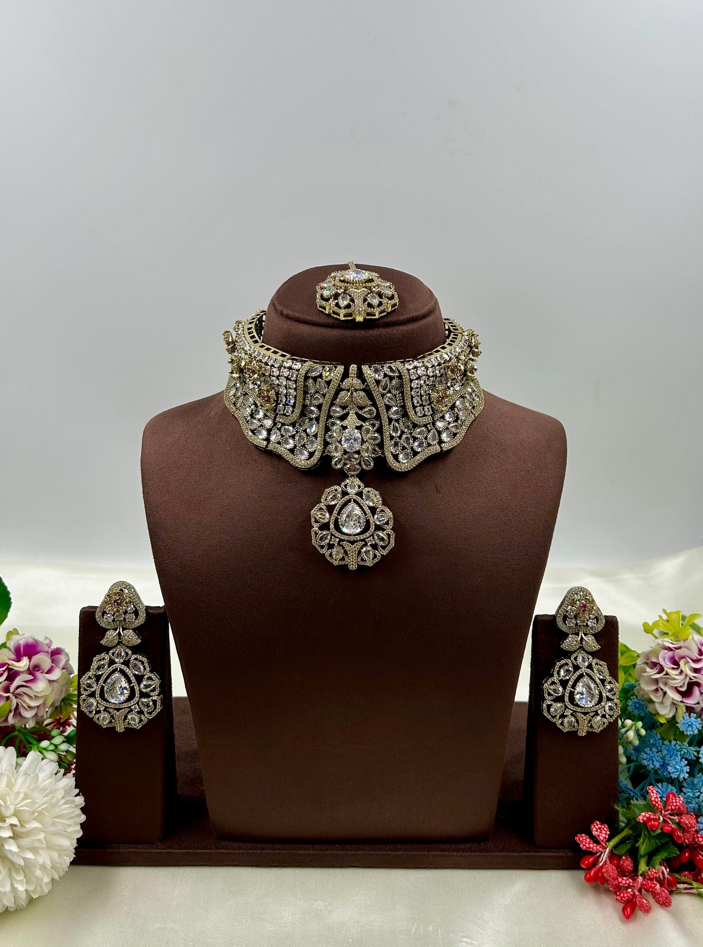Haya Victorian Choker Necklace Set