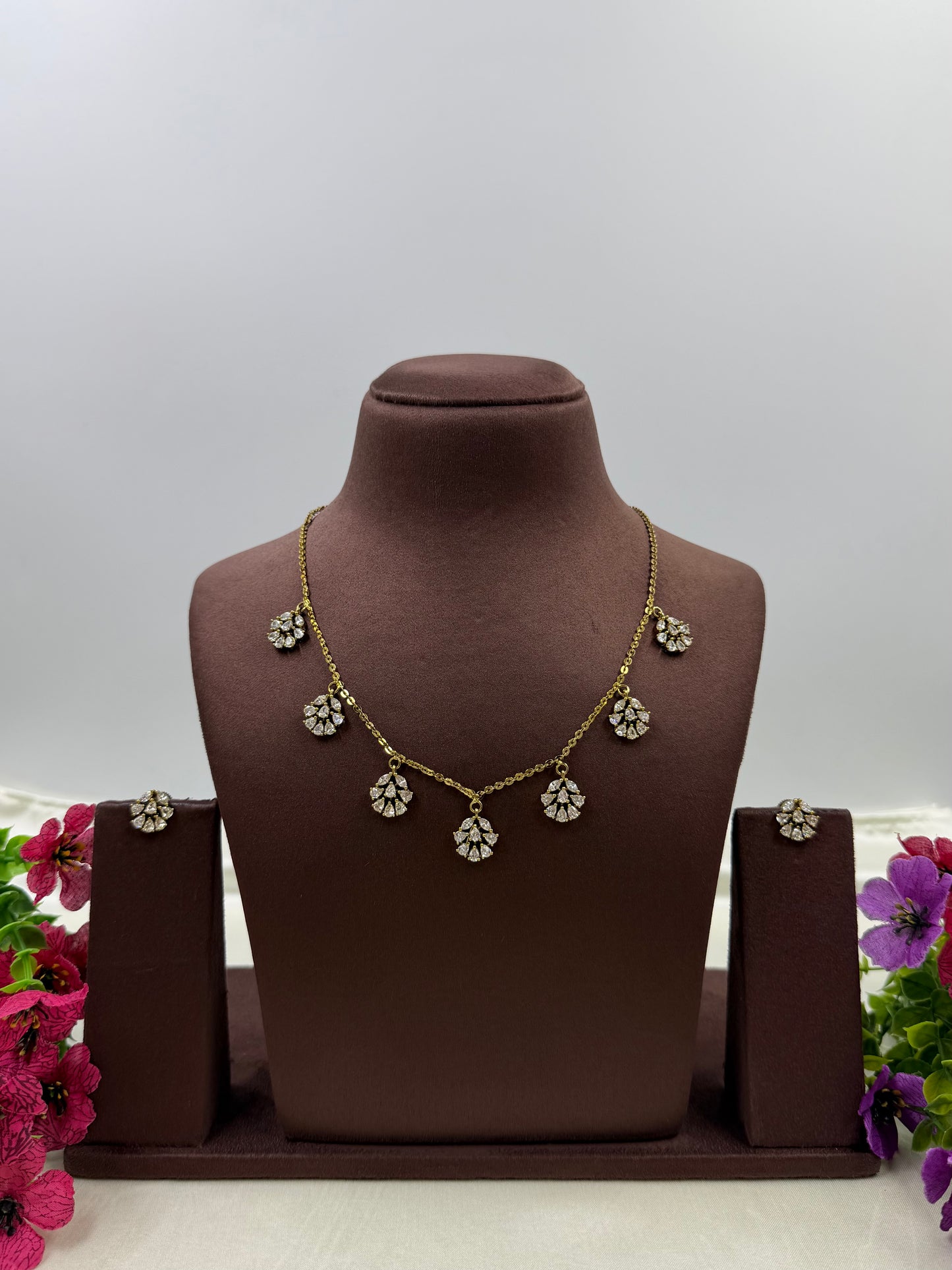 Inaya Victorian Delicate Necklace