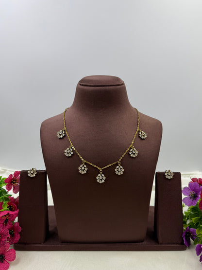 Inaya Victorian Delicate Necklace