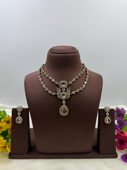Bela Victorian Delicate Necklace
