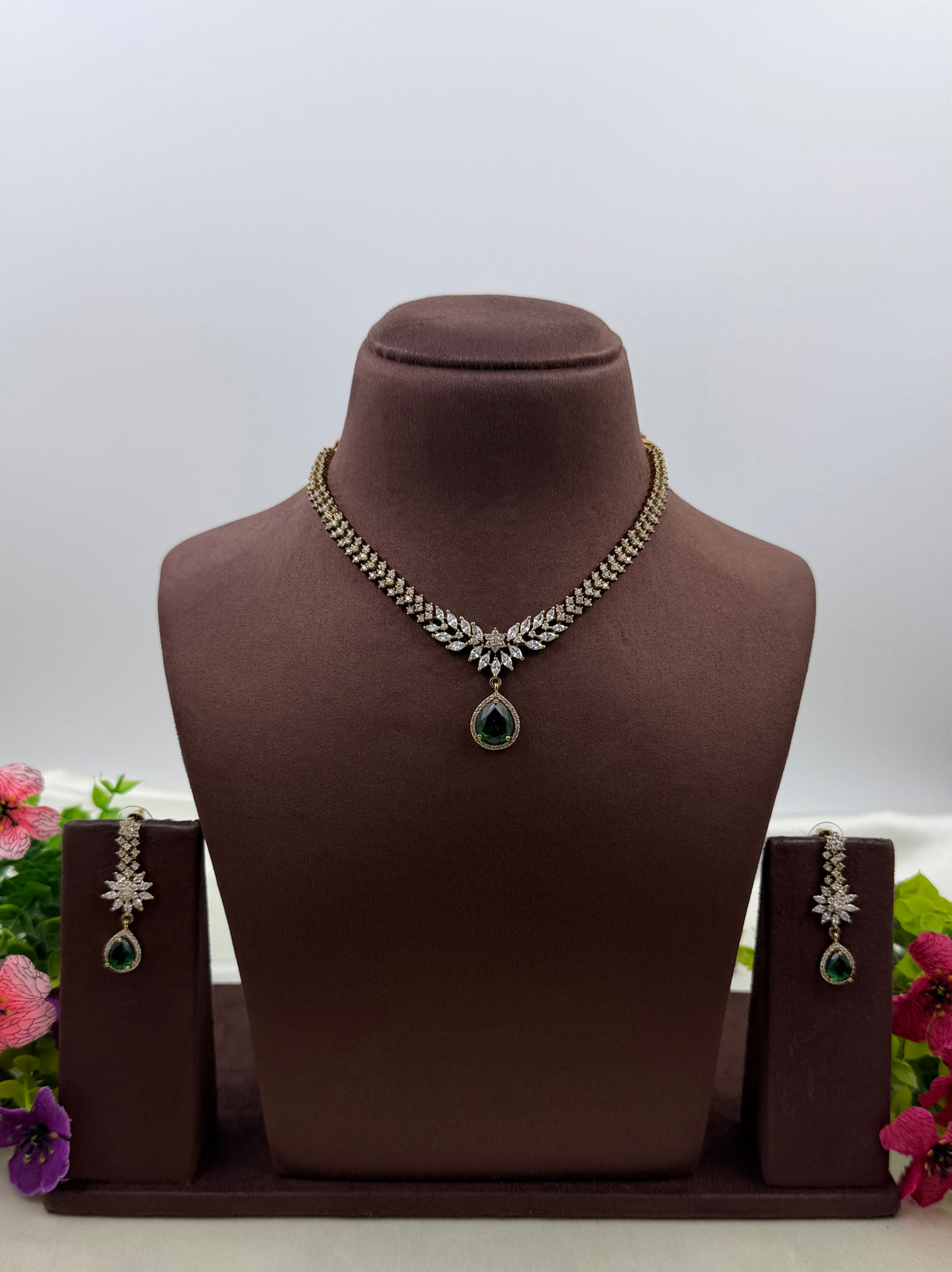 Stella Victorian Delicate Necklace Set
