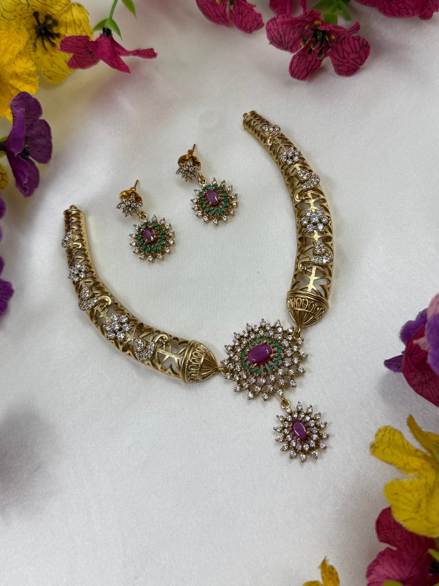 Kanika Victorian Traditional Hasli Necklace