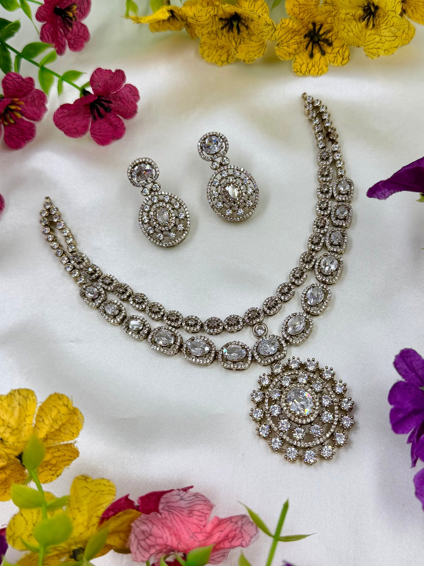 Neha Victorian Necklace