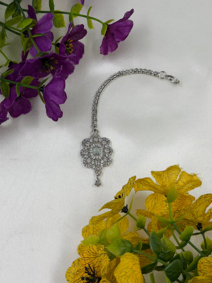 Amity American Diamond Mang Tika