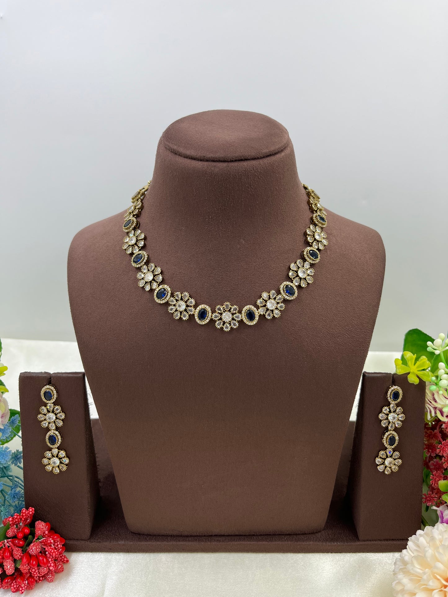 Renu Victorian Necklace