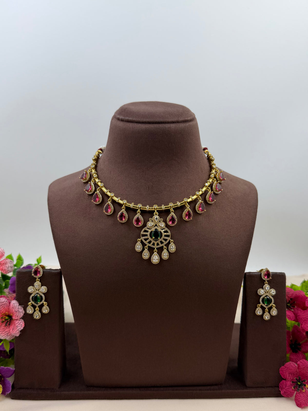 Sneha Victorian Hasli Necklace Set