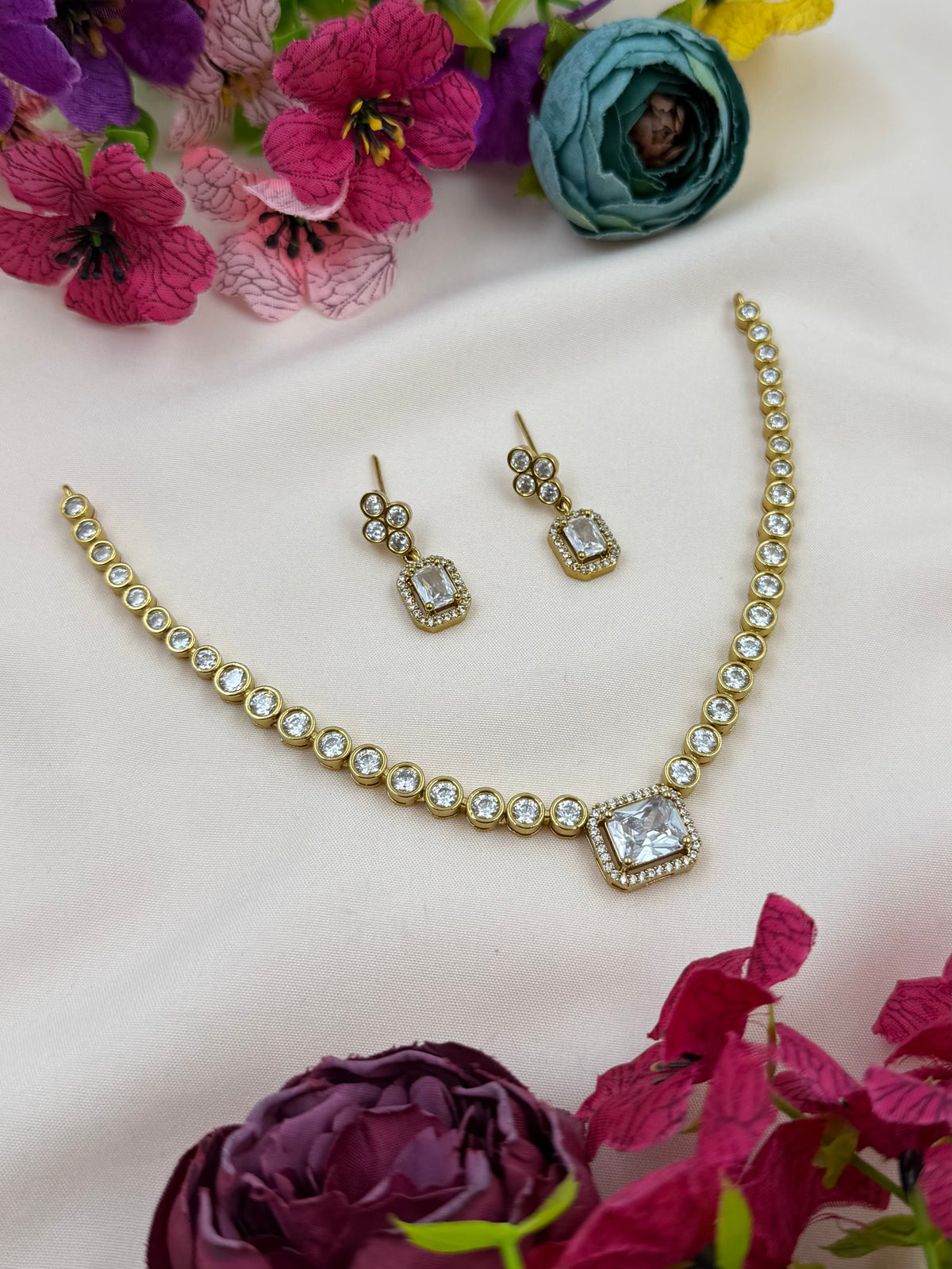 Purvi Victorian Delicate Necklace