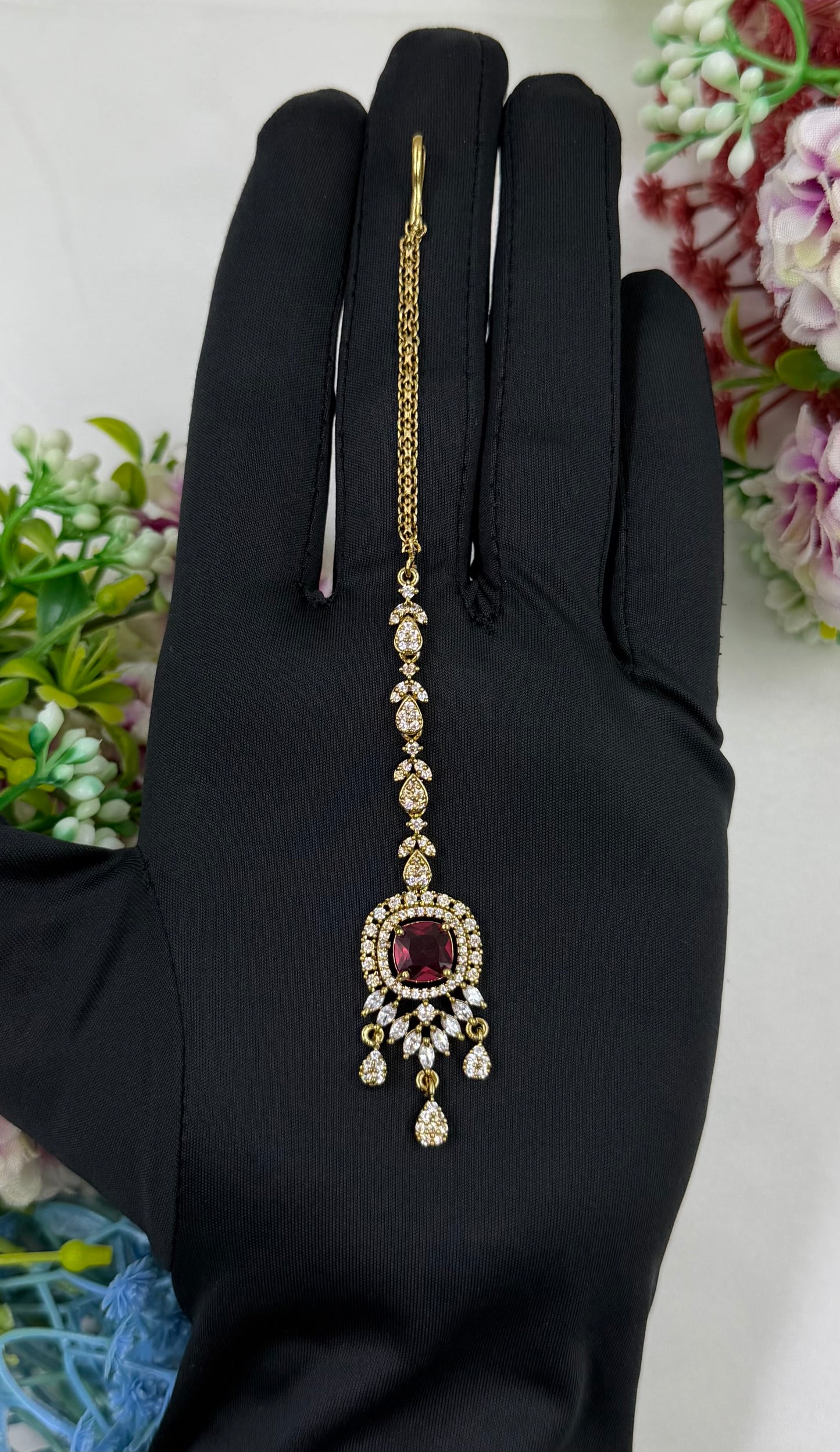 Diya Victorian Mang Tika