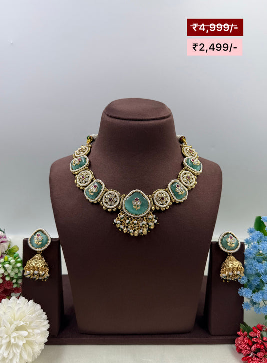 Amara Emerald Elegance Necklace Set