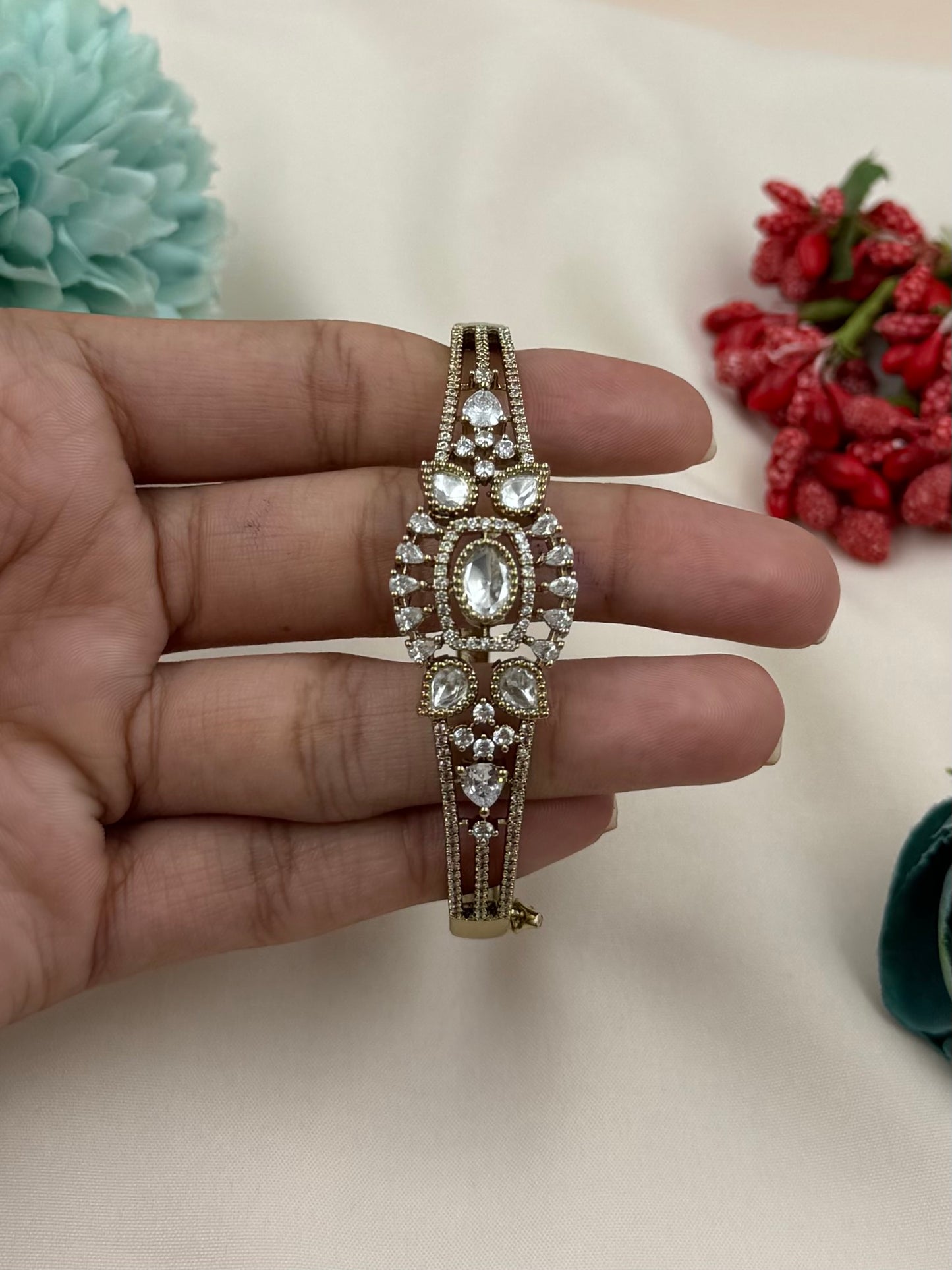 Maisy Victorian Bracelet (Openable)
