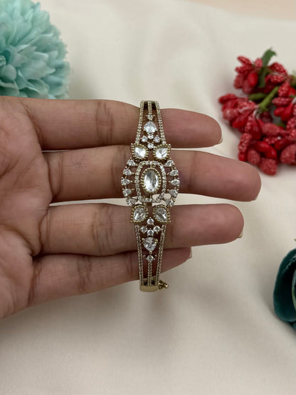 Maisy Victorian Bracelet (Openable)