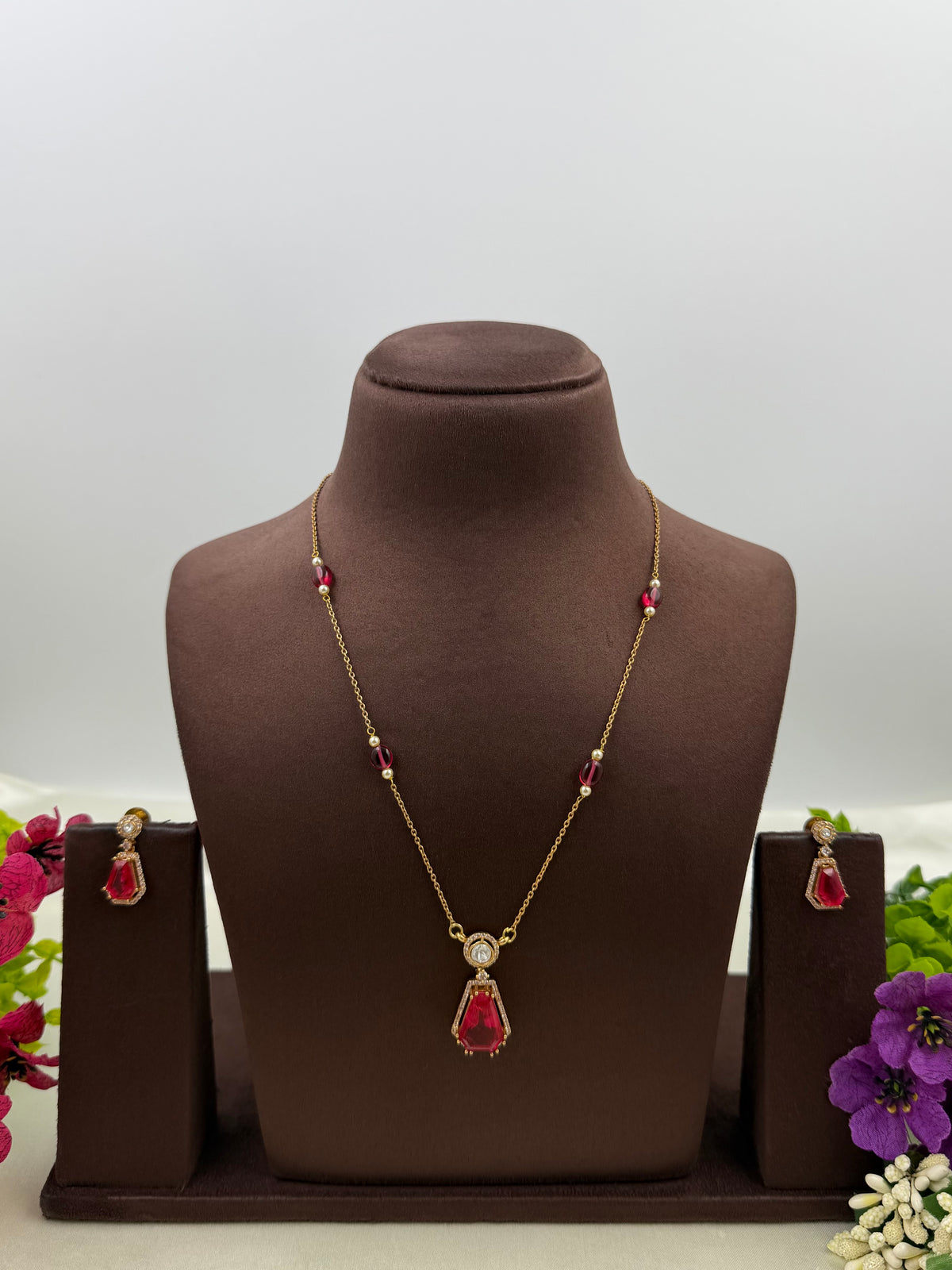 Anisha Victorian Delicate Necklace Set