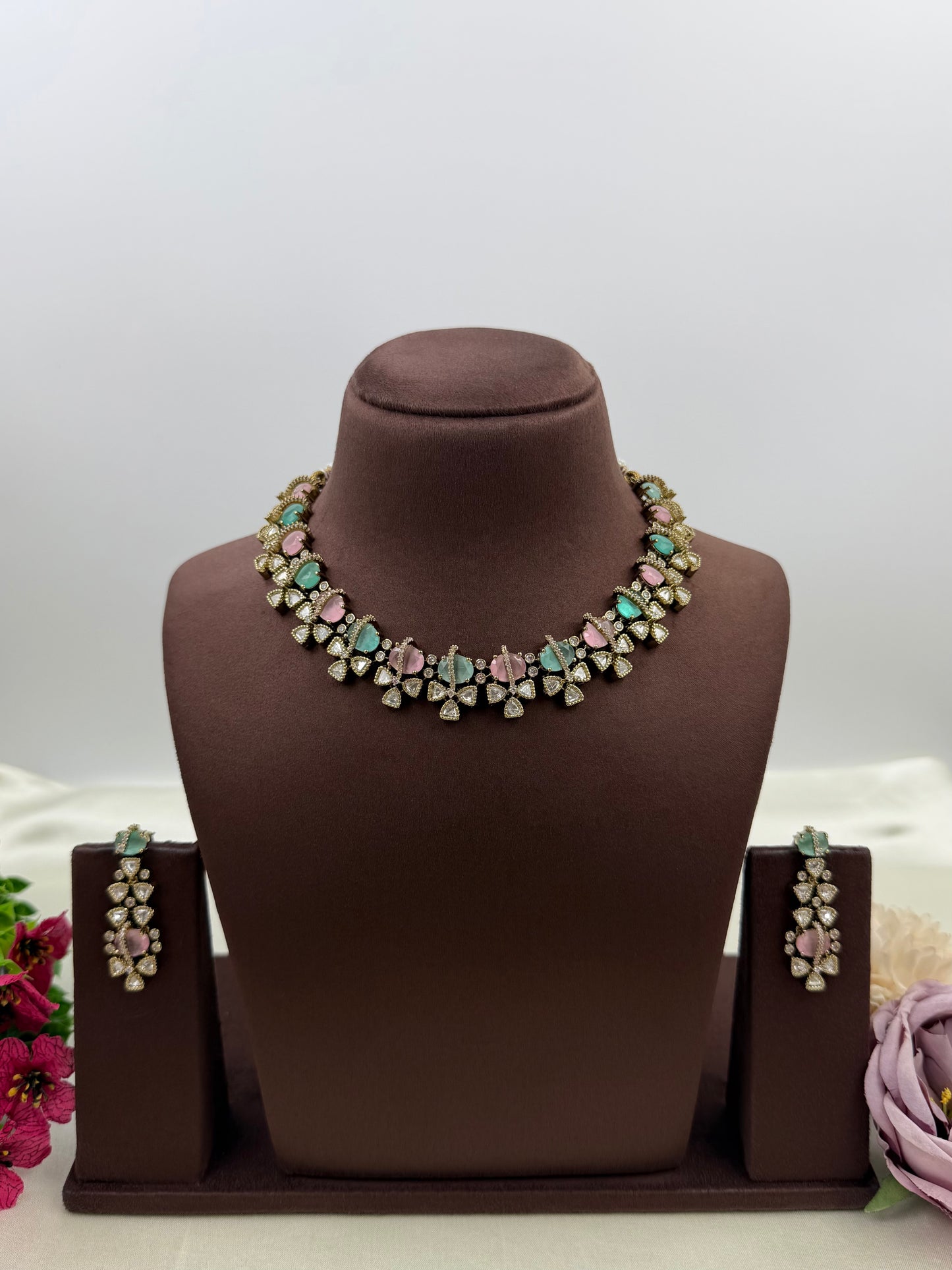 Shobha Premium Victorian Necklace Set