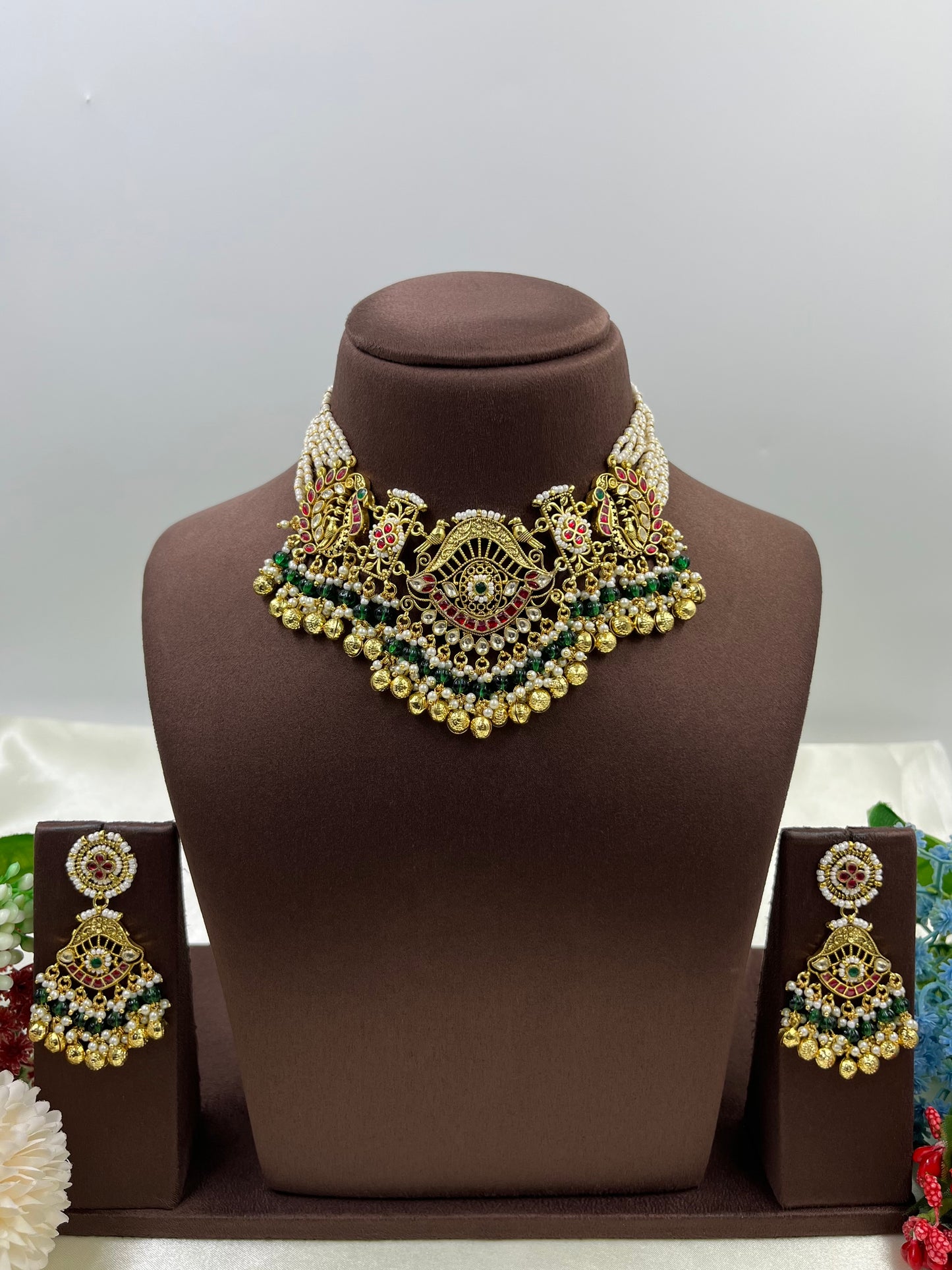 Shivangi Pachi Kundan Necklace