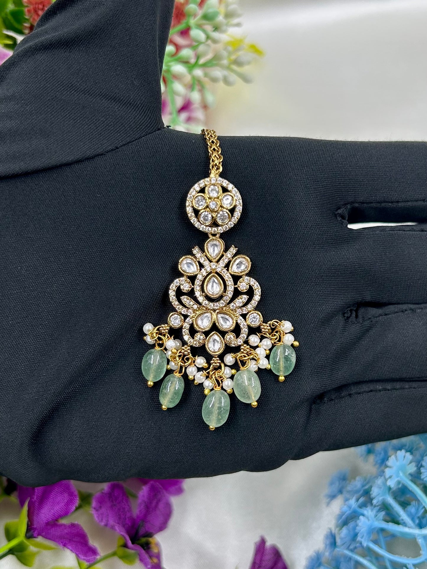 Disha Victorian Mang Tika