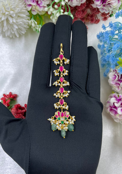 Deepa Pachi Kundan Mang Tika