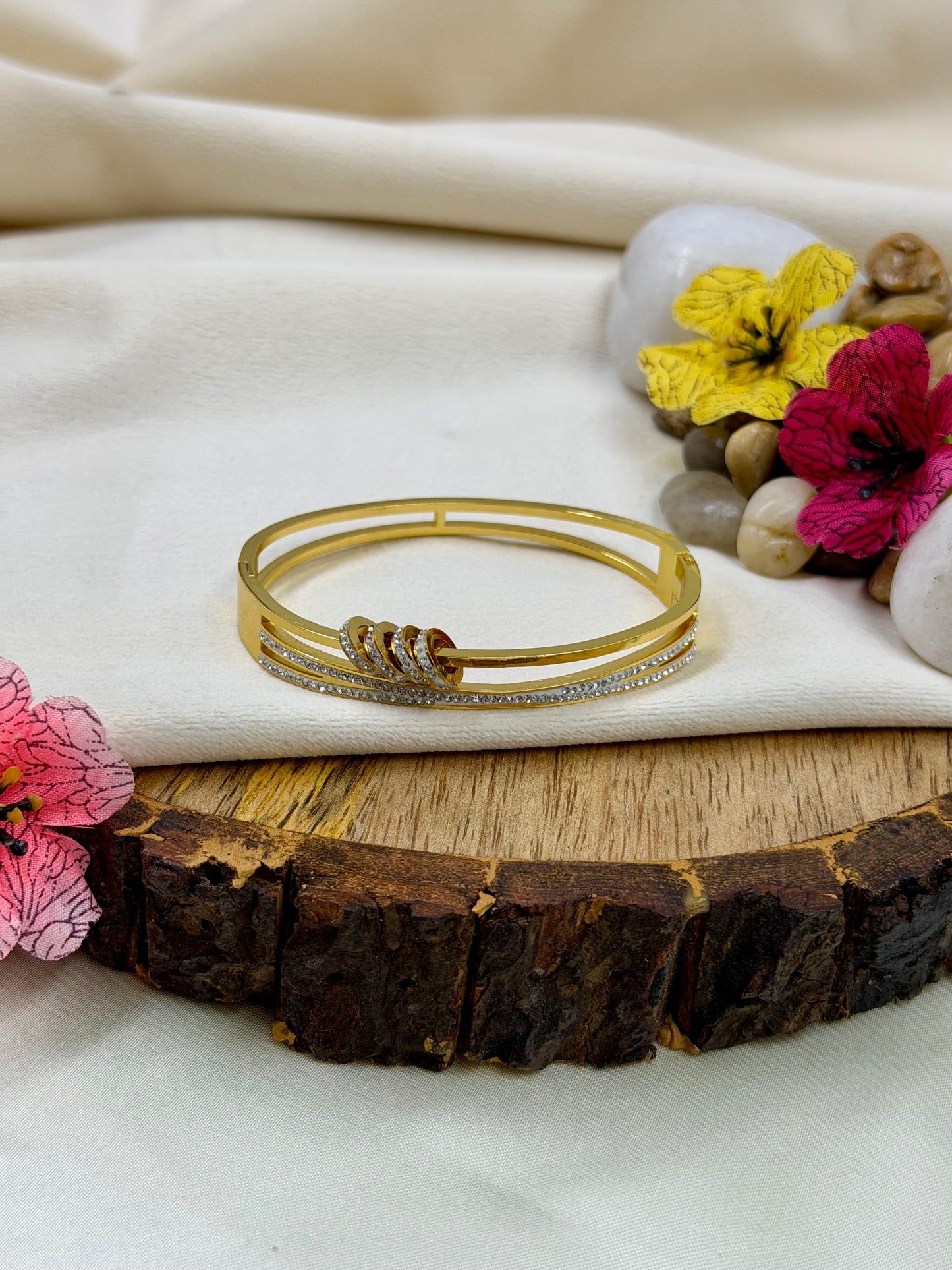 Zaria Anti-Tarnish Stainless Steel Bracelet (Openable)