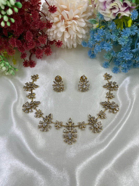 Krisha Delicate Victorian Necklace Set