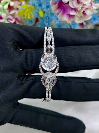 Grace American Diamond Bracelet (Openable)