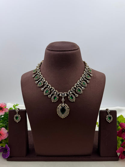 Vidisha Victorian Necklace Set