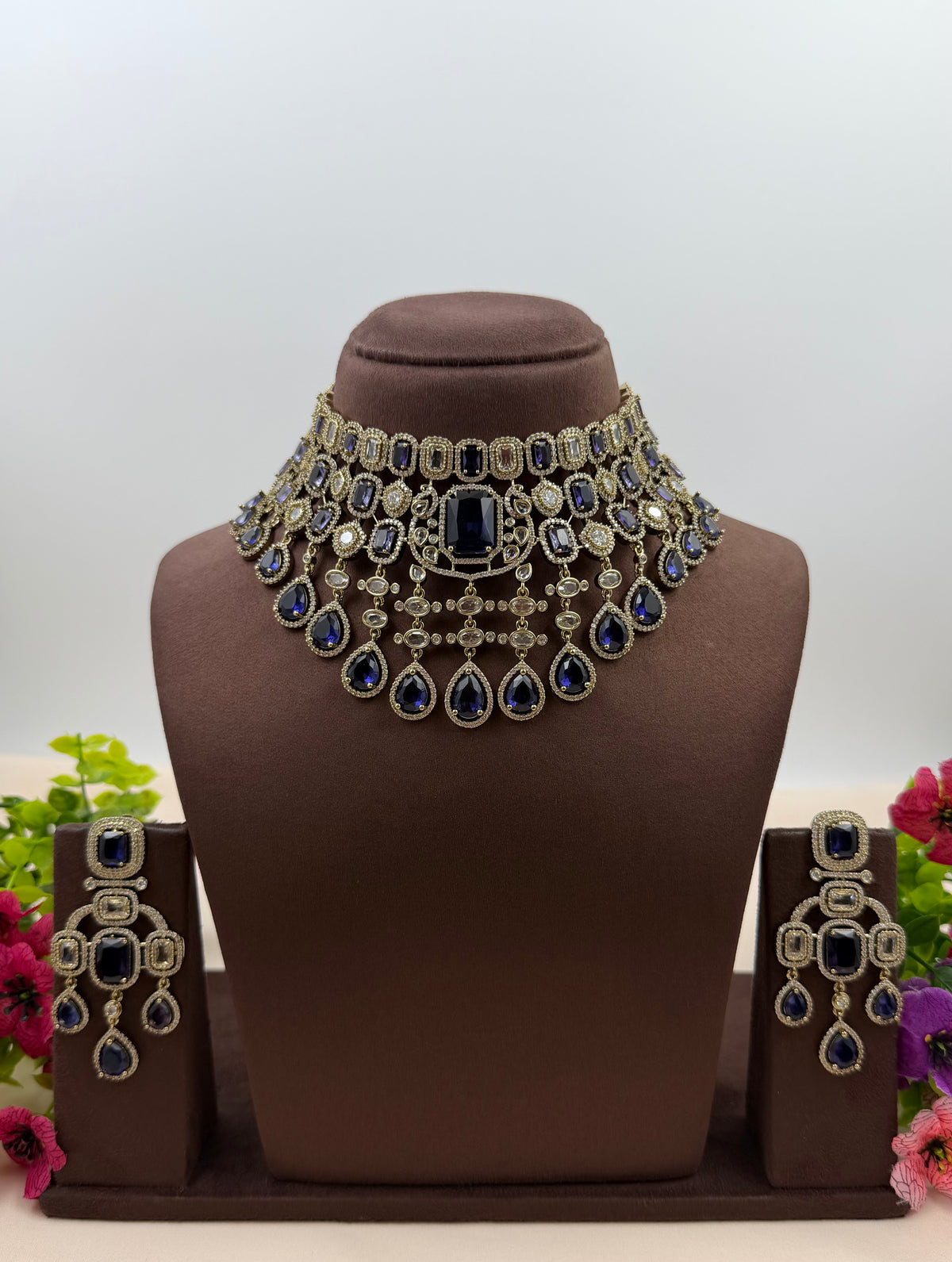 Tanvi Victorian Choker Necklace Set