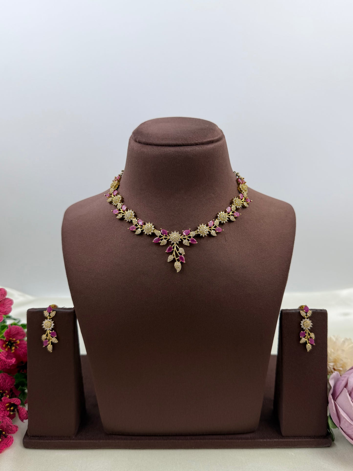 Avani Victorian Delicate Necklace Set