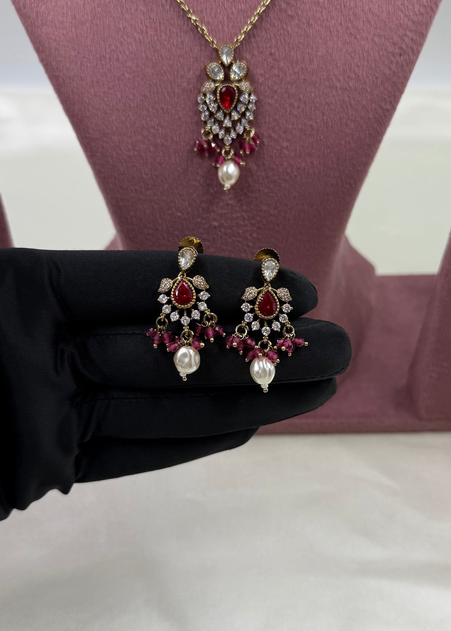 Rashmi Victorian Chain Pendent Necklace