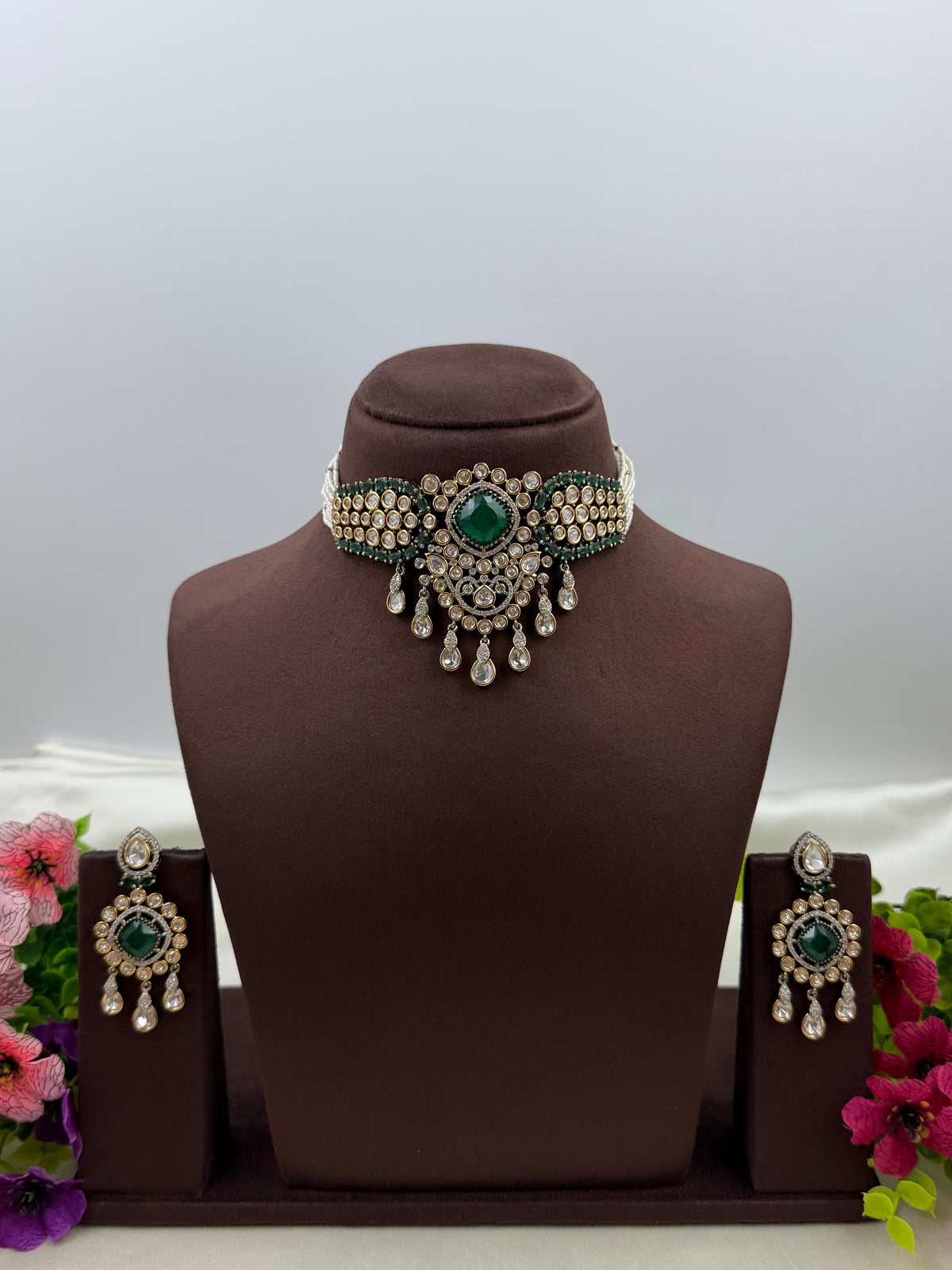 Amrapali Victorian Choker Necklace Set