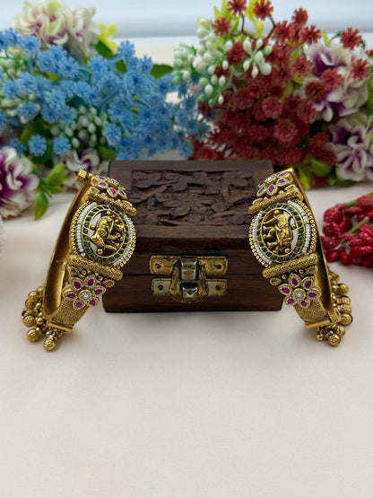 Mrunali Chorski Bangles (Openable)