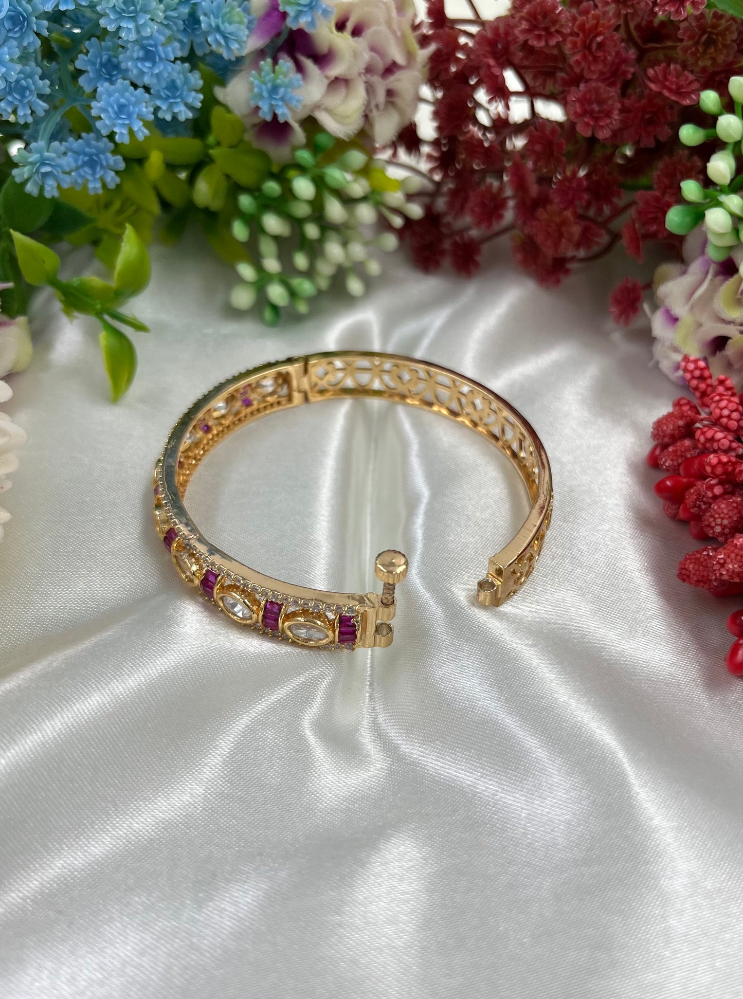 Shine Moissanite Kundan Bracelet (Openable)