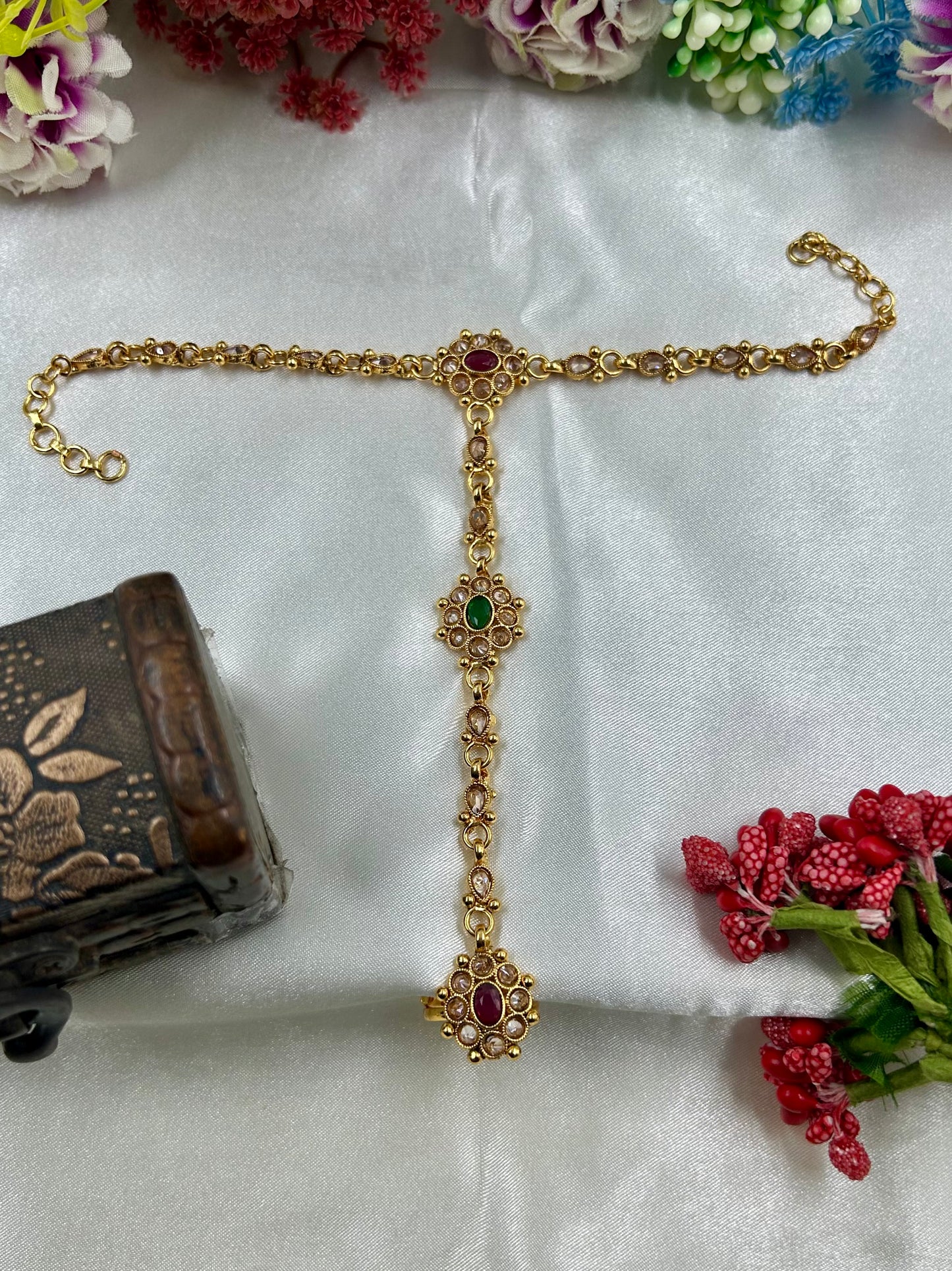 Gunjita Traditional Gold Hath Panja (One Pis)
