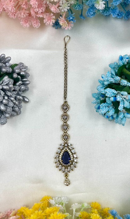 Aditi Victorian Mang Tika