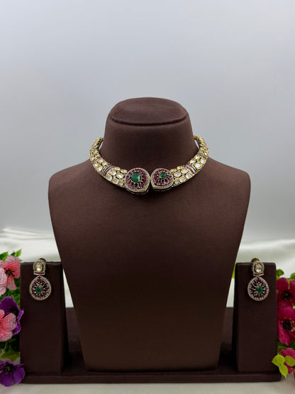 Ishani Victorian Delicate Necklace Set