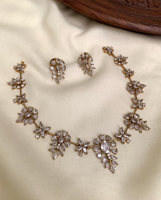 Krisha Delicate Victorian Necklace Set
