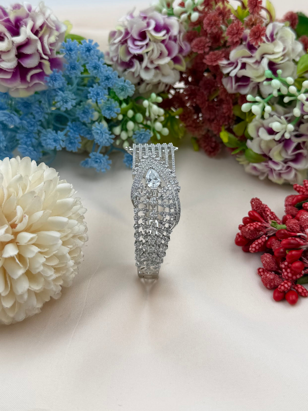 Olivia American Diamond Bracelet (Openable)
